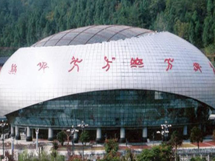 铜川体育中心球形网架加工安装